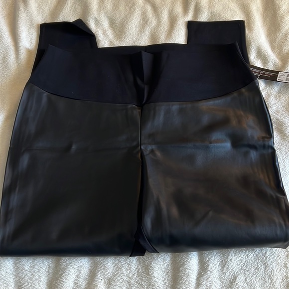 🆕 NWT Leather look maternity leggings size XL - Picture 1 of 4